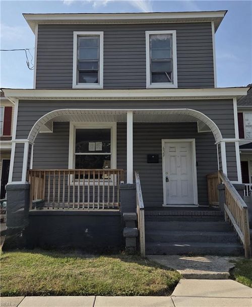 629 27th St, Newport News, VA, 23607-4033 | Card Image