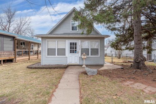 2425 Barker St, Clinton, IA, 52732-6953 | Card Image