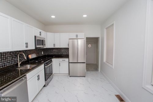 415 N Hobart St, PHILADELPHIA, PA, 19131-4820 | Card Image