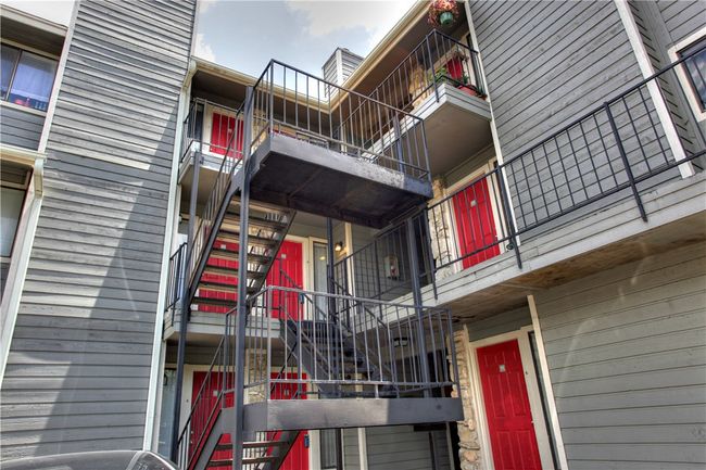 APT-201 - 9079 Jollyville Rd, Condo with 1 bedrooms, 1 bathrooms and 1 parking in Austin TX | Image 4
