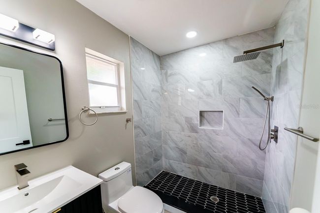 4616 34 Th Ave E, House other with 3 bedrooms, 2 bathrooms and null parking in Bradenton FL | Image 10