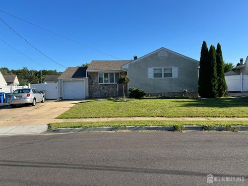 31 Mercer Rd, Old Bridge, NJ, 08857-1316 | Card Image