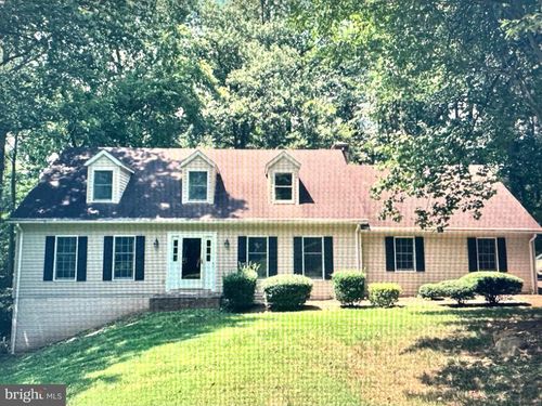5769 Pendleton Ln, Warrenton, VA, 20187-9323 | Card Image