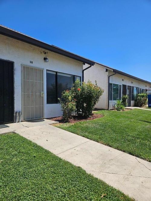 16-820 Illinois Ave, Los Banos, CA, 93635-3575 | Card Image