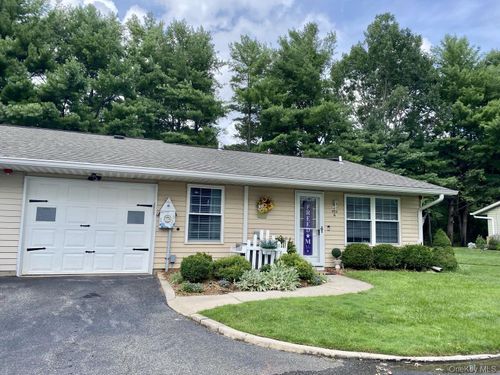472 Darwen Dr, Ridge, NY, 11961-8103 | Card Image
