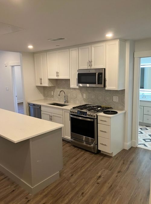 310-61 County St, Dover, MA, 02030-1662 | Card Image