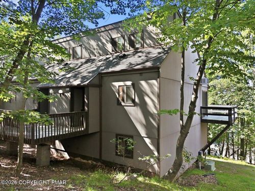 126 Cross Country Ln, Tannersville, PA, 18372-7707 | Card Image