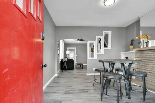 405 E Welch Ave, Columbus, OH, 43207-1224 | Card Image