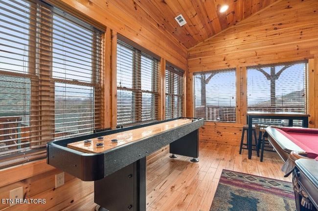 880 Great Smoky Way, House other with 4 bedrooms, 4 bathrooms and null parking in Gatlinburg TN | Image 22