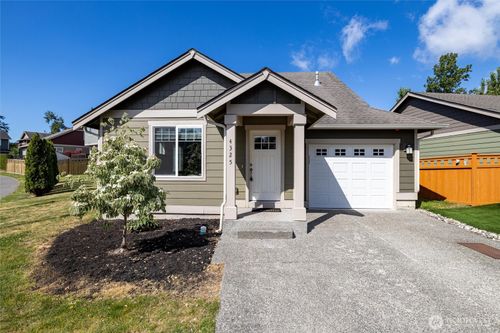 4325 Larch Ln, Bellingham, WA, 98226-8204 | Card Image