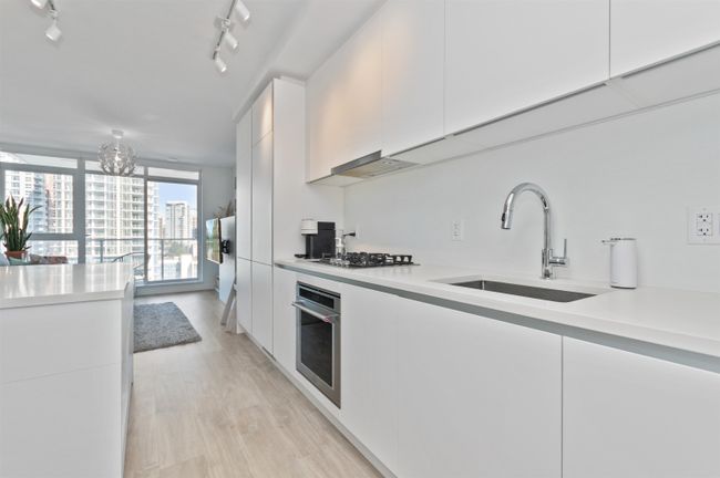 901 - 657 Whiting Way, Condo with 1 bedrooms, 1 bathrooms and 1 parking in Coquitlam BC | Image 19