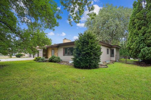 144 Hillcrest Rd, Waterloo, IA, 50701-4206 | Card Image