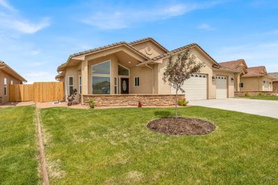 809 Thorncrest Dr, House other with 3 bedrooms, 1 bathrooms and 3 parking in Pueblo CO | Image 2