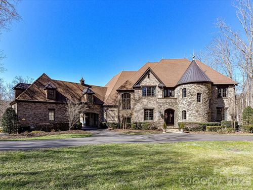 10158 Enclave Cir, Concord, NC, 28027-7811 | Card Image