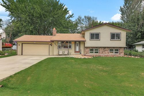 5824 213th St N, Forest Lake, MN, 55025-9745 | Card Image