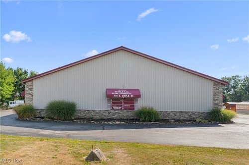 440 E Maple St, Hartville, OH, 44632-8873 | Card Image