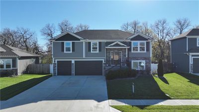 831 Cindy Lane, House other with 4 bedrooms, 3 bathrooms and null parking in Raymore MO | Image 3