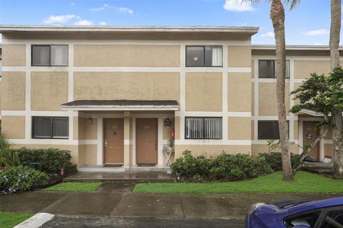 9468 Palm Cir S, Pembroke Pines, FL, 33025-1195 | Card Image