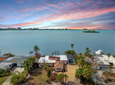 1840 Venetian Point Drive, House other with 3 bedrooms, 3 bathrooms and null parking in Clearwater FL | Image 1