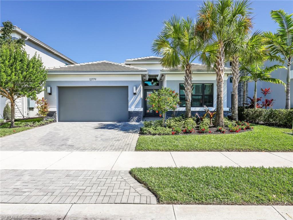 Residential in ESTERO 4