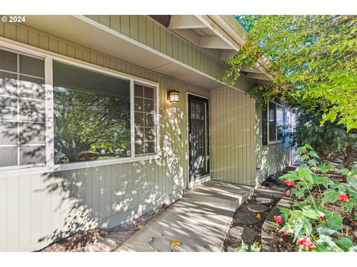 943 Saville Ave, Eugene, OR, 97404 | Card Image