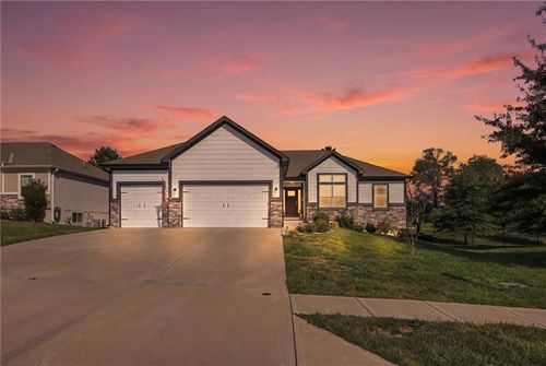 2209 Greenfield Ct, Kearney, MO, 64060-7630 | Card Image