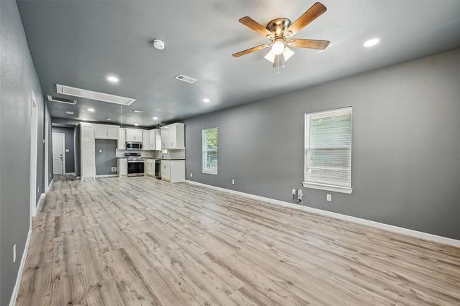 906 S Willow St, House other with 3 bedrooms, 2 bathrooms and null parking in Sherman TX | Image 10