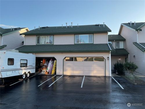 b6-15815 Admiralty Way, Lynnwood, WA, 98087 | Card Image