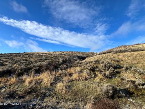 NKA Summerset Dr, Yakima, WA, 98901 | Card Image