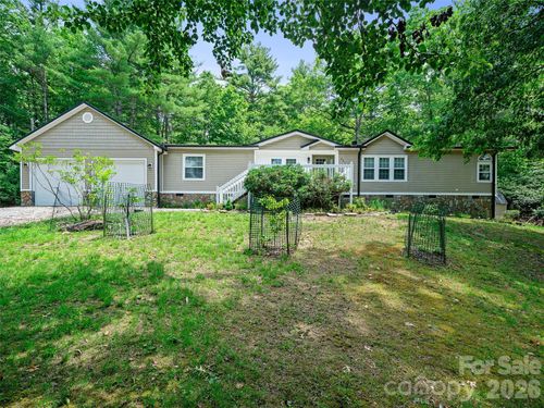 201 Franklin Village Rd, Spruce Pine, NC, 28777-8202 | Card Image