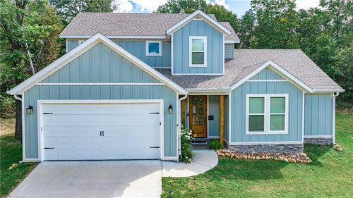 8 Boswell Cir, Bella Vista, AR, 72715-3403 | Card Image