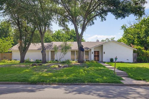 21 Crosslands Rd, Benbrook, TX, 76132-1006 | Card Image