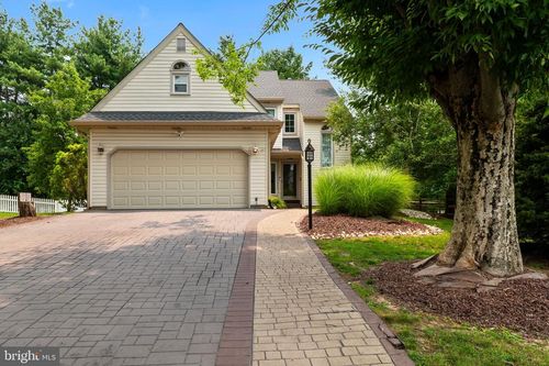 11 Ruby Ct, NEWTOWN, PA, 18940-2433 | Card Image