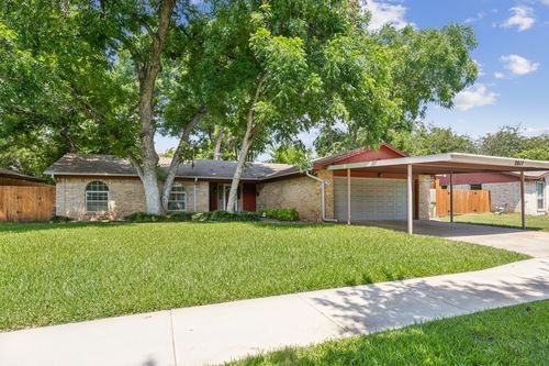 2817 Kingsbury Ave, Richland Hills, TX, 76118-6630 | Card Image