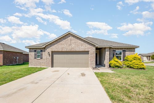326 Gypsum Ln, Glenn Heights, TX, 75154-5555 | Card Image