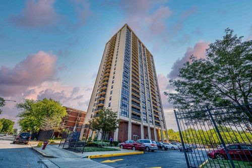 2202-3001 S Michigan Ave, Chicago, IL, 60616-3164 | Card Image