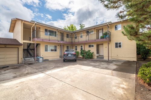 1880 Medart Ln, Grants Pass, OR, 97527-6297 | Card Image