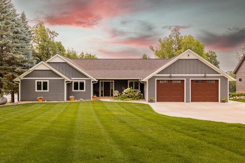 3901 Queens Rd Se, Alexandria, MN, 56308-9294 | Card Image