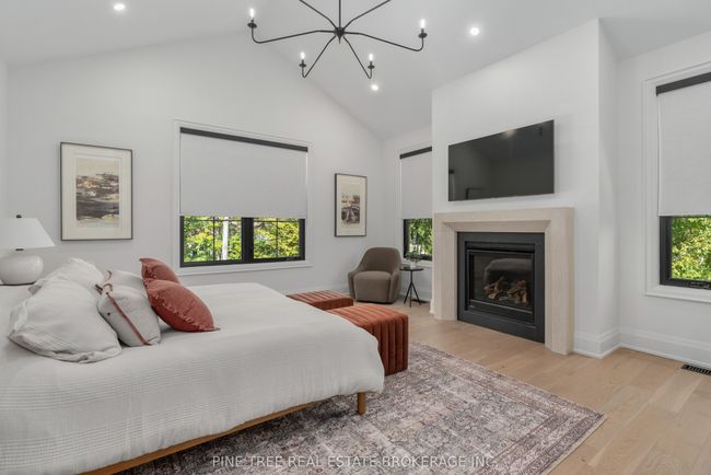 271 Codrington St, House other with 4 bedrooms, 5 bathrooms and 2 parking in Barrie ON | Image 24