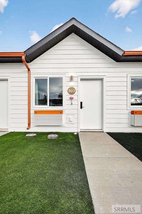 100s-64 N N 3rd W, Rexburg, ID, 83440-1402 | Card Image