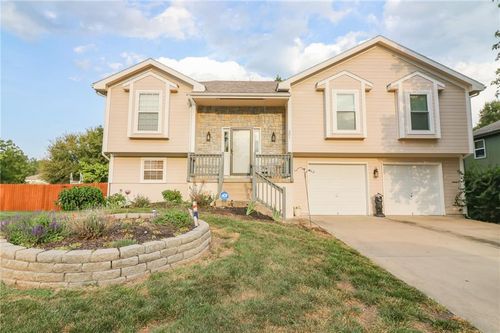 301 S Darrowby Dr, Raymore, MO, 64083-8199 | Card Image