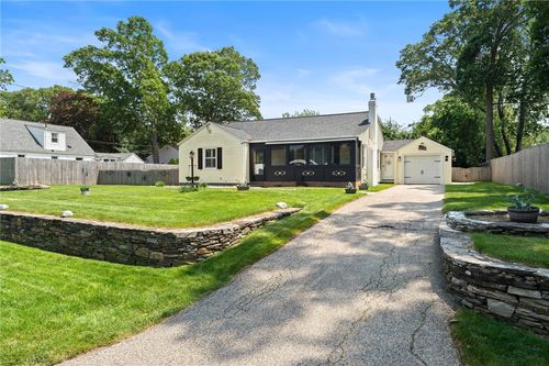 320 Miantonomo Dr, Warwick, RI, 02888-5241 | Card Image