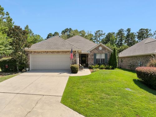 135 Cottage Dr, Hattiesburg, MS, 39402-7798 | Card Image
