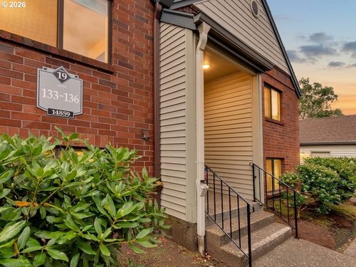 136-14859 Ne Sacramento St, Portland, OR, 97230-4587 | Card Image