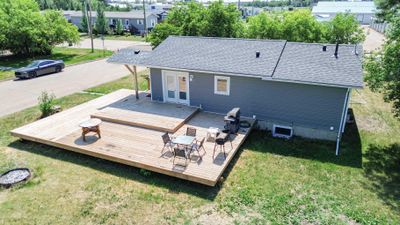 4302 50 Ave, House detached with 2 bedrooms, 1 bathrooms and 3 parking in Stettler AB | Image 2