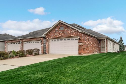 233 Deertrail Ln, Schererville, IN, 46375 | Card Image