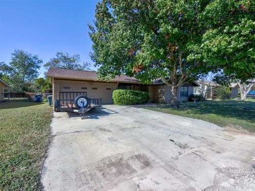103 Lackey, Florence, TX, 76527-4142 | Card Image