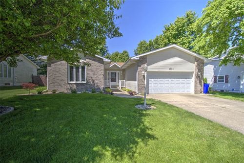 4653 Redbud Ct, Decatur, IL, 62526-9324 | Card Image