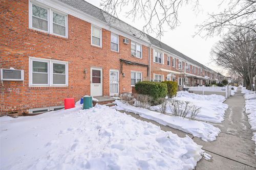 75 168th Street, New York, NY, 11366 | Card Image