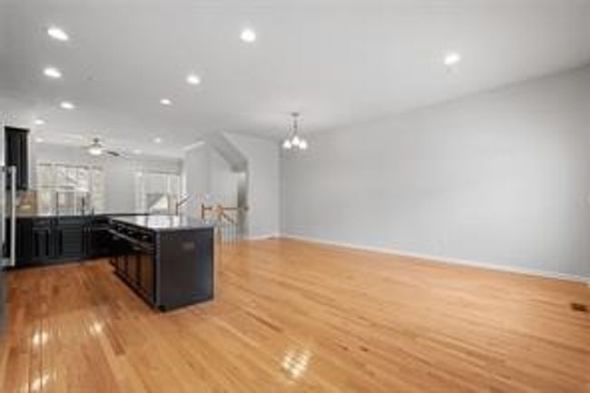 258 Venango Trl, Townhouse with 3 bedrooms, 3 bathrooms and 2 parking in Mars PA | Image 16
